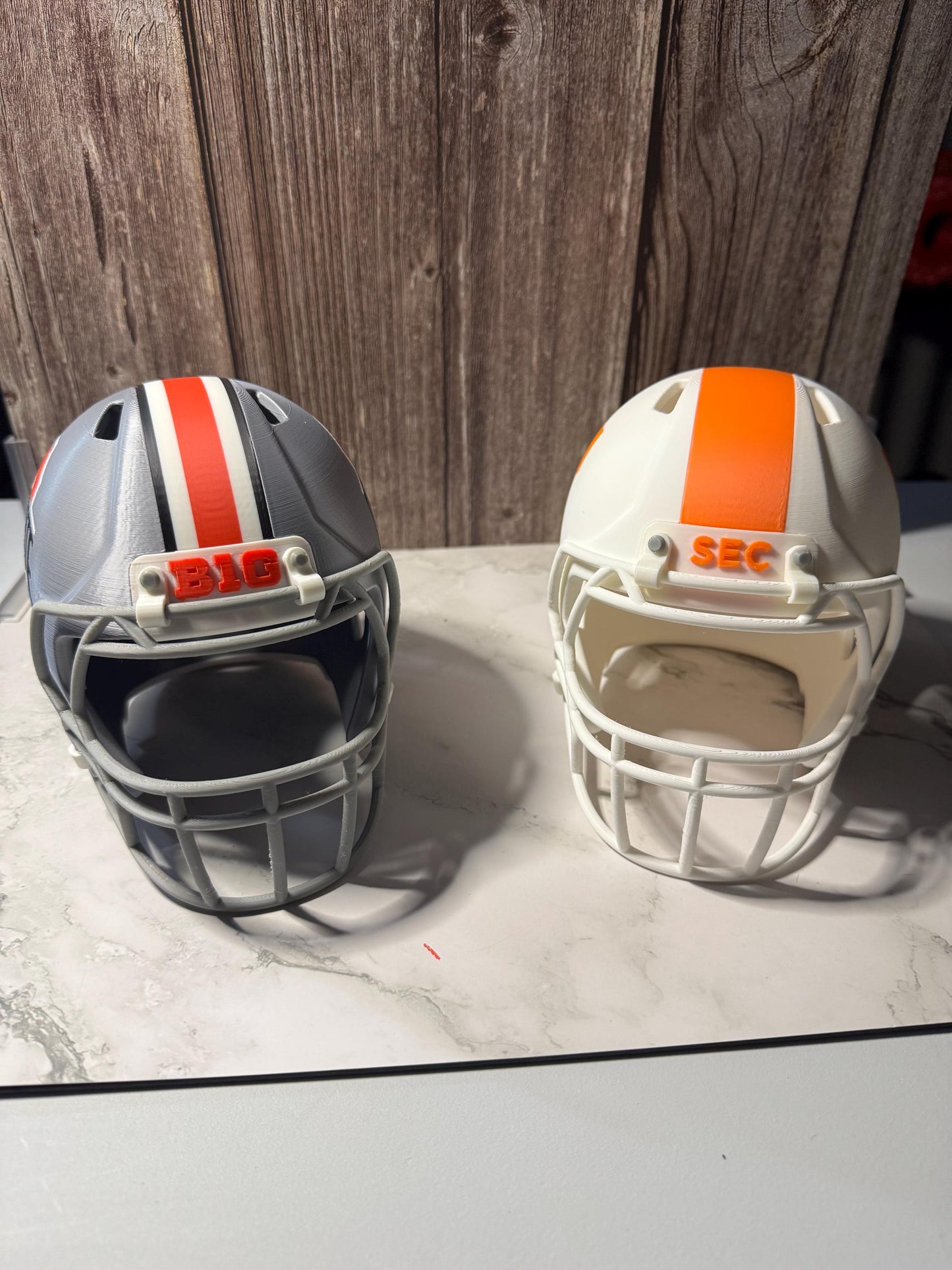 Collegiate Miniature Football Helmet Display: Authentic Collectible Sports Memorabilia for Fans & Graduates